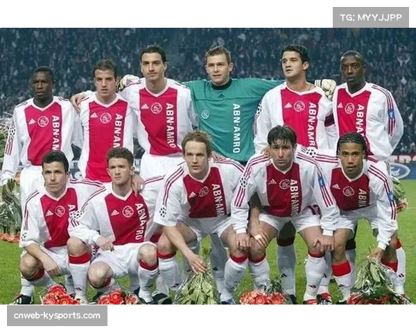 范德萨现身中超赛场，赛前与海港吉祥物互动引关注